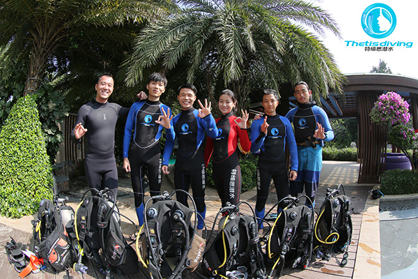 12/12正式上線(xiàn)！PADI 最新課程【休閑潛水員Resort Diver】 丨 一天拿證，潛遍全球